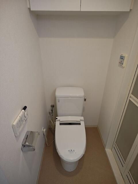 ドゥーエ両国のトイレ