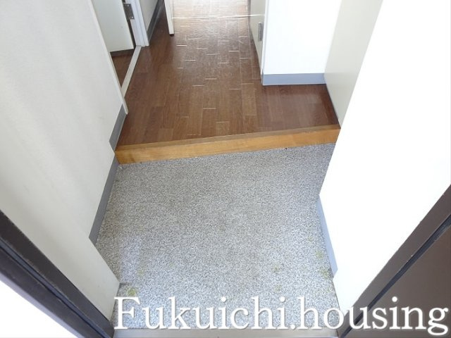 東松原フラッツの玄関