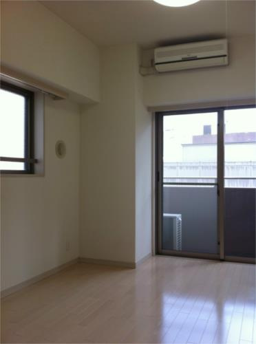 中央区日本橋馬喰町２丁目の賃貸マンションの居間・リビング