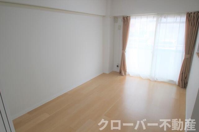 京都北山　２棟の居間・リビング