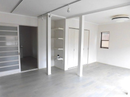 メイプルハイツBの居間・リビング