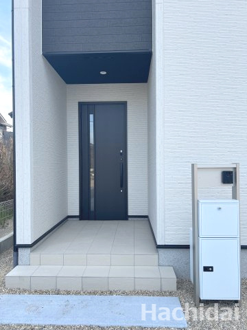 碧南市宮町6丁目第1期　新築一戸建　＜1号棟＞のエントランス