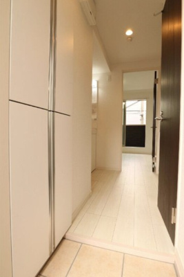 【玄関】 | La Luce明大前