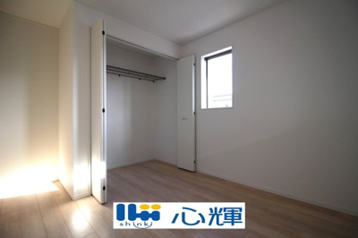 【洋室】 | クレイドルガーデン山口市平井第７（２号棟） | 住まう方でカスタマイズして頂けるシンプルなデザインの内装。ご自身で素敵な空間を創り上げられます。