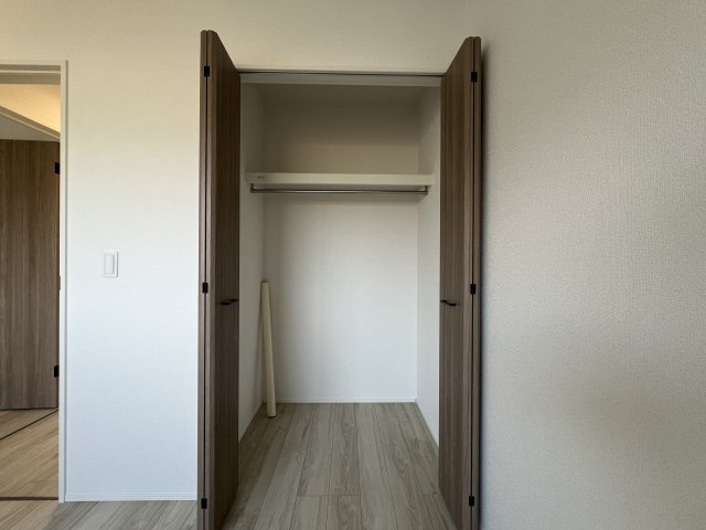 碧南市宮町6丁目第1期　新築一戸建　＜2号棟＞の収納|北側4.5帖洋室クローゼット