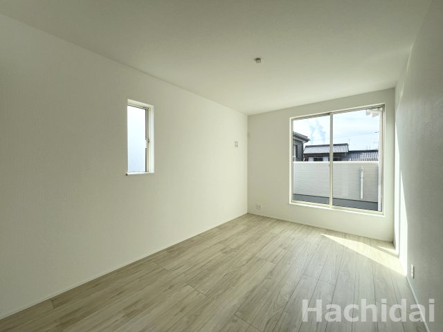 碧南市宮町6丁目第1期　新築一戸建　＜2号棟＞の洋室|南側7.0帖洋室