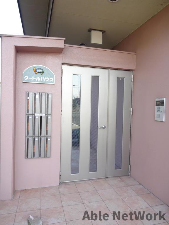 タートルハウスのエントランス|マンション入口はオートロックです