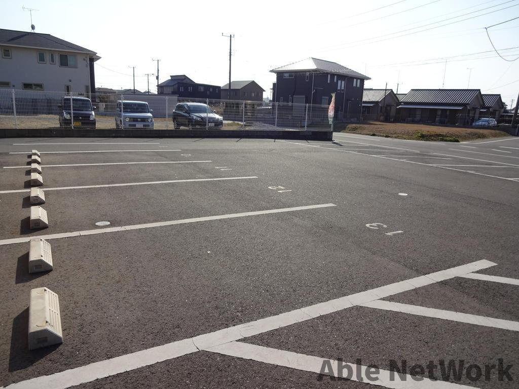 タートルハウスの駐車場|広い駐車場です