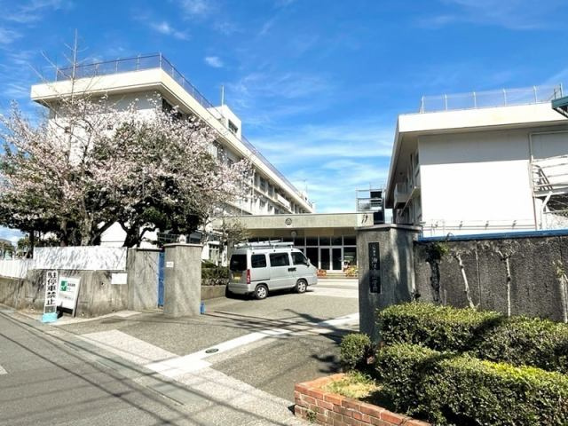高知市竹島町　中古一戸建ての周辺|高知市立潮江南小学校