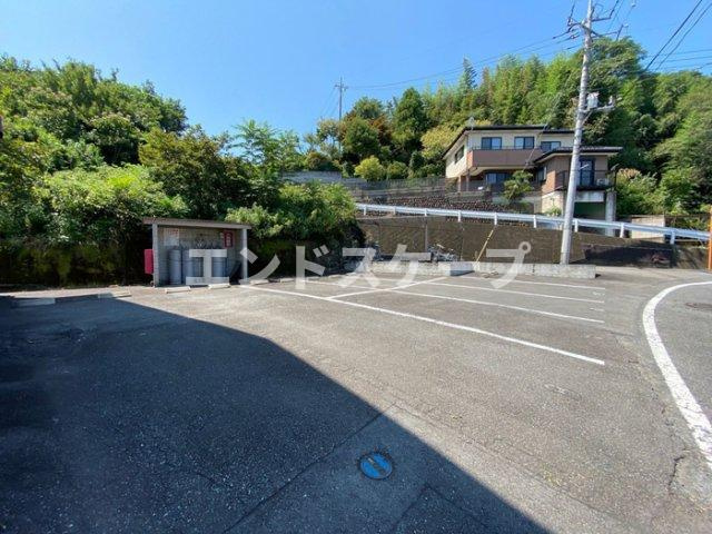 ヴィラ・ウィロー　Ⅱの駐車場|高崎、前橋のお部屋探しはエンドスケープまで！お客様の理想お聞かせ下さい♪