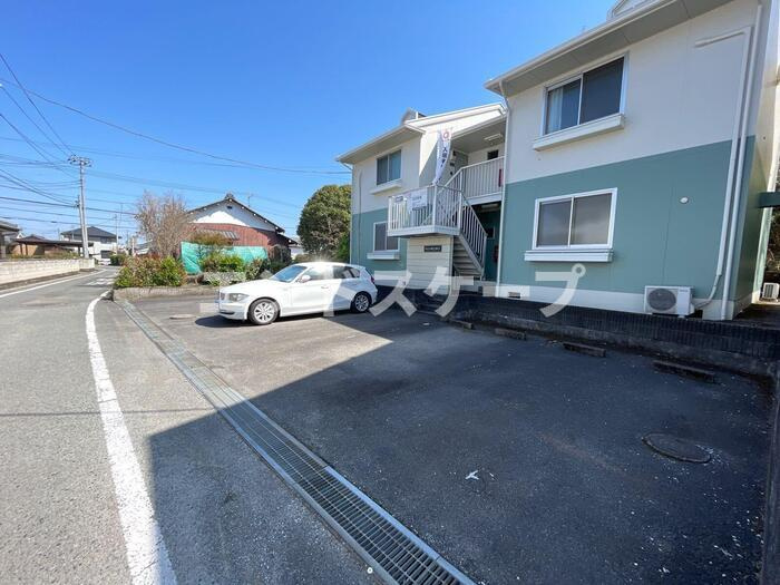 ヴィラ・ウィロー　Ⅱの駐車場|高崎、前橋のお部屋探しはエンドスケープまで！お客様の理想お聞かせ下さい♪