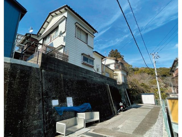 高知市佐々木町中古戸建ての前面道路含む現地写真