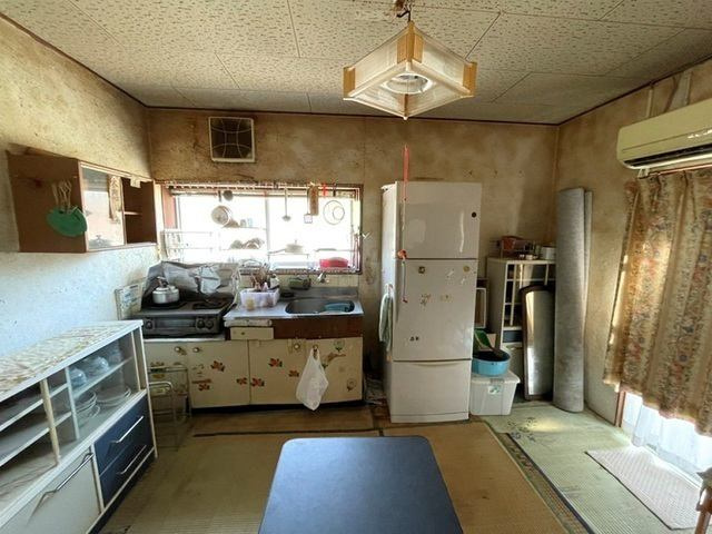 高知市佐々木町中古戸建ての居間・リビング