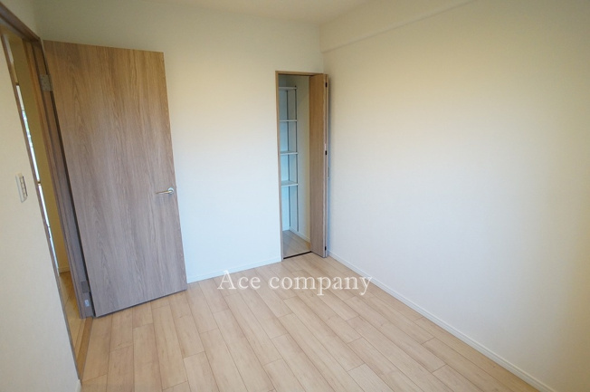 【子供部屋】 | エクセラート平野A棟 | 【西側：洋室4.5帖】収納完備♪