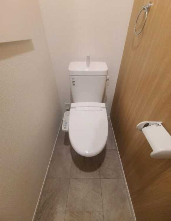 ヴェルデ三軒茶屋　築浅　ネット無料　ファミリー向けのトイレ