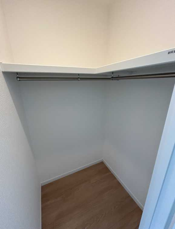 ヴェルデ三軒茶屋　築浅　ネット無料　ファミリー向けの収納