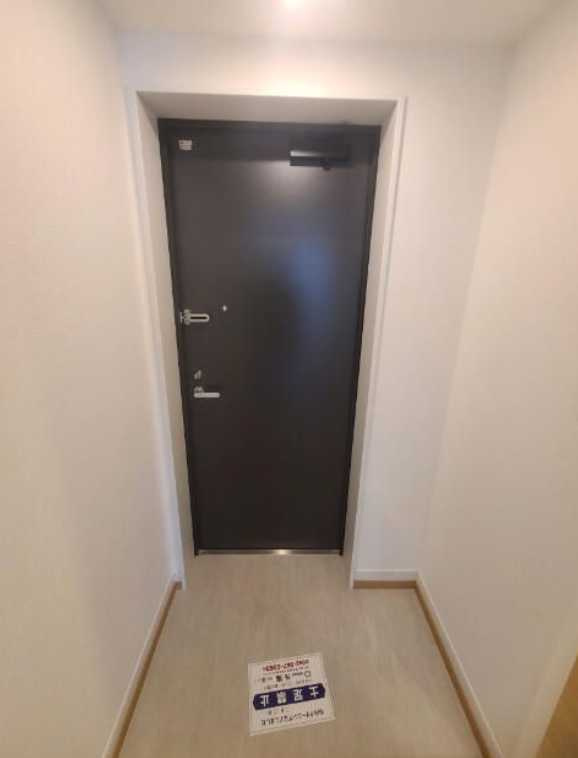 ヴェルデ三軒茶屋　築浅　ネット無料　ファミリー向けの玄関