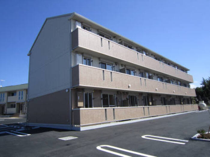 ウエスト　フィールド　B棟の外観