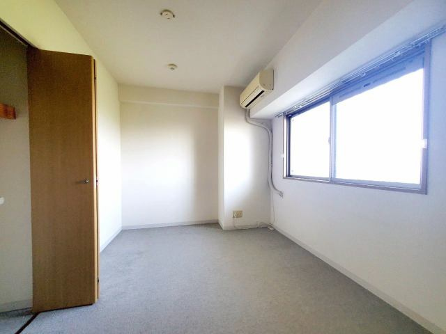 桟橋通　中古マンション(アプリア桟橋４階）の洋室|明るい洋室です