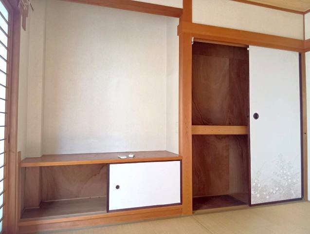 高知市堺町　中古一戸建ての和室|和室がひろがる居住スペース