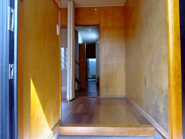 高知市堺町　中古一戸建ての玄関|シンプルで使いやすい玄関です