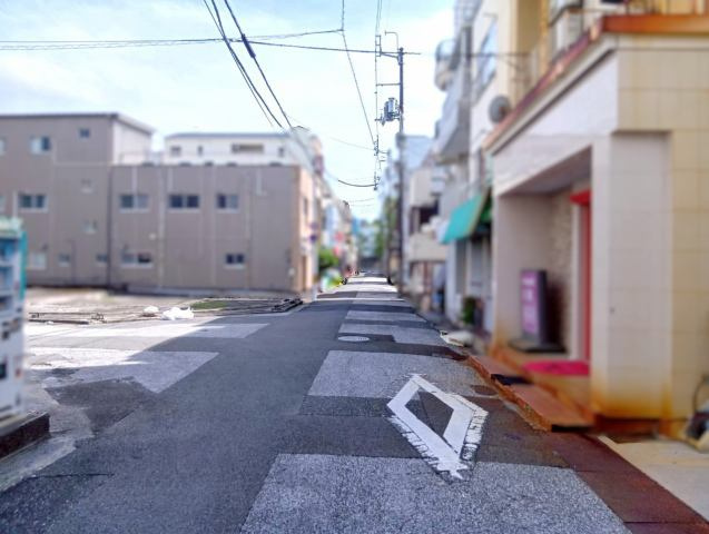 高知市堺町　中古一戸建ての前面道路含む現地写真