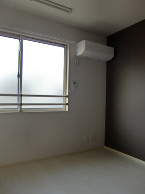 【洋室】 | Casa Con Patio