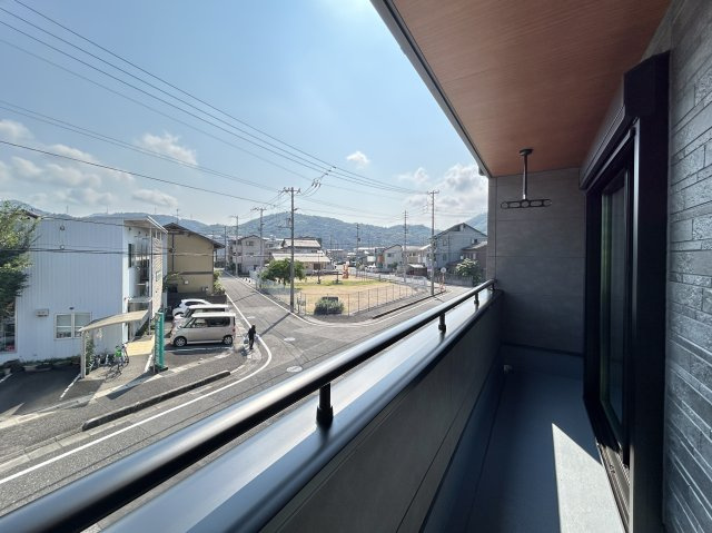 「乾太くん＆太陽光＆食洗器付」高知市百石町２丁目（3号地） 新築住宅の展望|陽当たりの良いワイドバルコニーで洗濯物がたくさん干せます◎