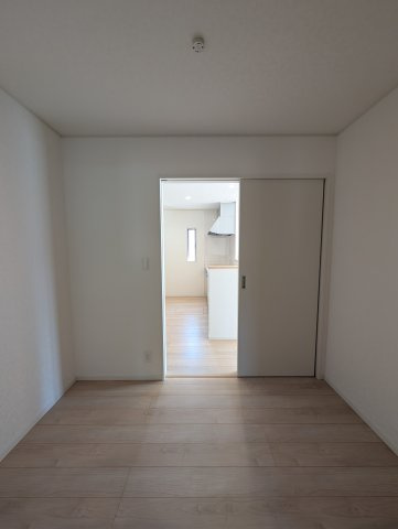 【内装】 | クレイドルガーデン高崎市金古町第16ー① | キッチンから浴室を結ぶランドリールーム♪