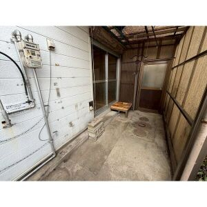 犬堀貸家の駐車場