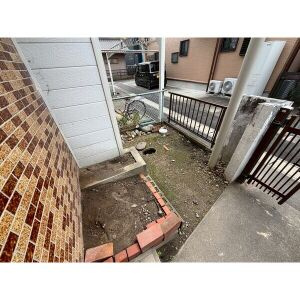 犬堀貸家の庭