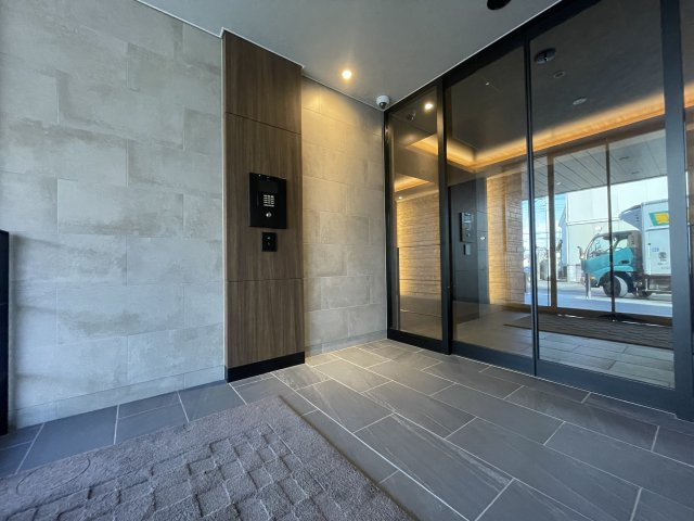 オーヴィジョン古賀駅のその他共用部分|防犯に配慮したオートロックシステム。カラーモニター付き。