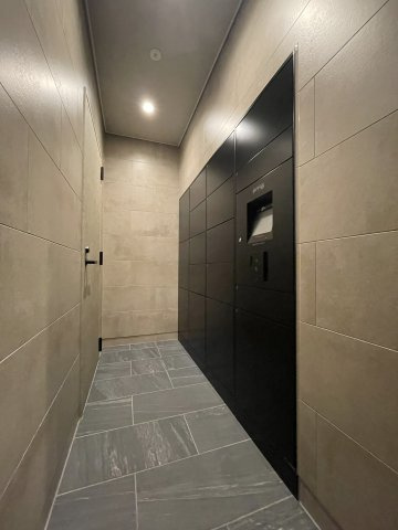 オーヴィジョン古賀駅のその他共用部分|不在時も荷物を受け取れる宅配ボックス付きで、忙しい毎日をサポートします。