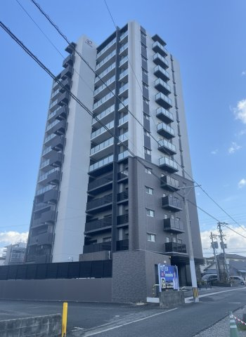 オーヴィジョン古賀駅の外観|大通りより一歩入った立地条件です。