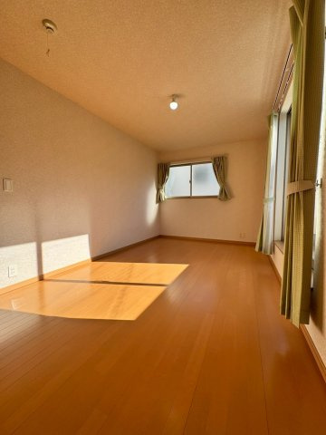 所沢市松郷中古戸建の居間・リビング