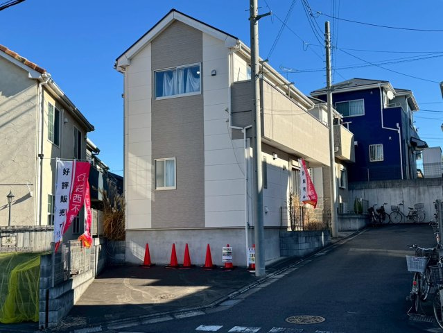 所沢市松郷中古戸建の前面道路含む現地写真