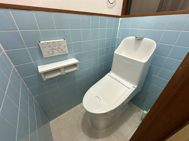 明石市朝霧南町４丁目戸建のトイレ