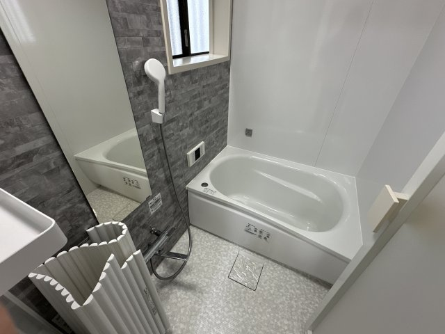 明石市朝霧南町４丁目戸建の浴室