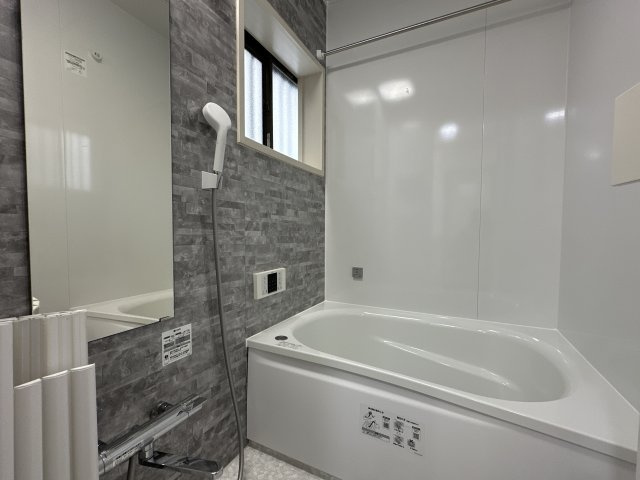 明石市朝霧南町４丁目戸建の浴室