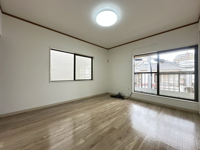 明石市朝霧南町４丁目戸建の洋室