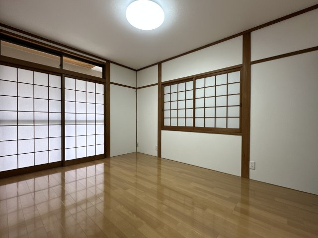 明石市朝霧南町４丁目戸建の洋室