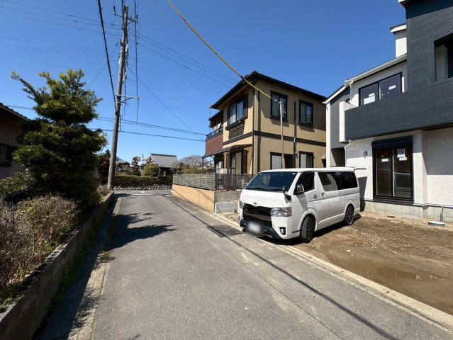 【商談中】ブルーミングガーデン　江南市赤童子町白山　全1区画分譲の前面道路含む現地写真|「現地（2026年3月27日）撮影」　
■前面道路　
■ヤマダ不動産　株式会社リライフ