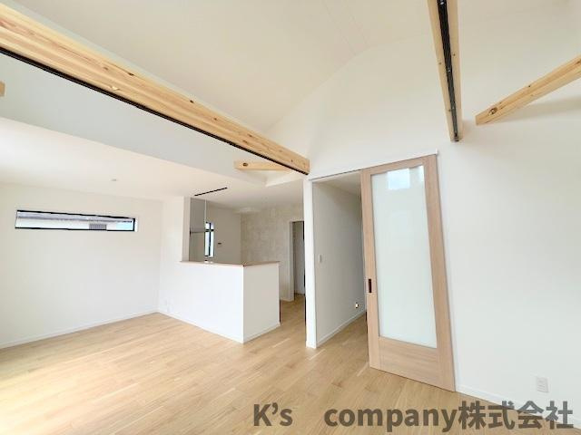 ◎茅ヶ崎市浜須賀　新築戸建　1号棟の居間・リビング|吹き抜け仕様なリビング◇◇