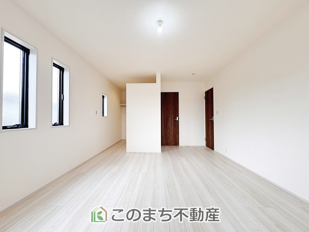 LiveleGarden.S宇都宮市鶴田町第23のキッチン|洋室はお手入れのしやすいフローリング仕様です。普段はフロアモップなどを使って、簡単にお掃除していただけます◎