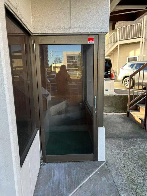 柏５丁目ビルのエントランス| 