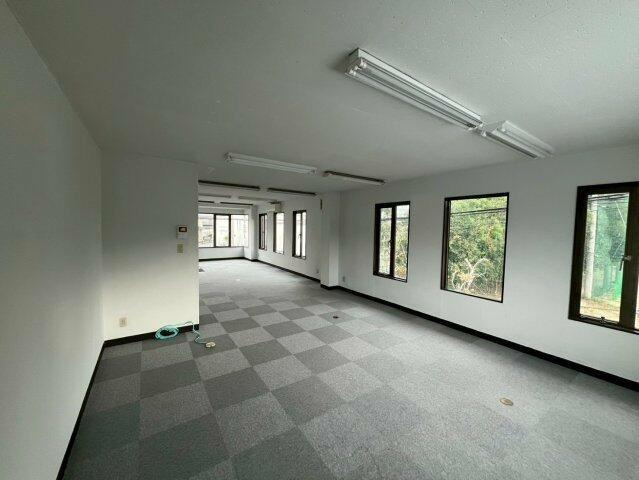 ＮＫビルのロビー| 