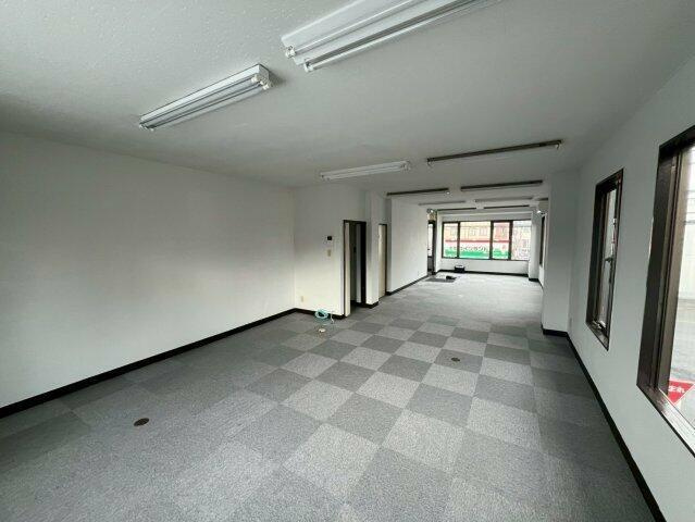 ＮＫビルのロビー| 