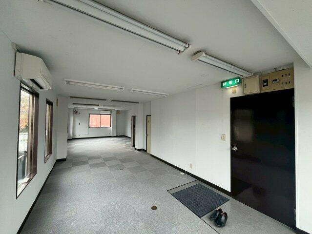 ＮＫビルのロビー| 