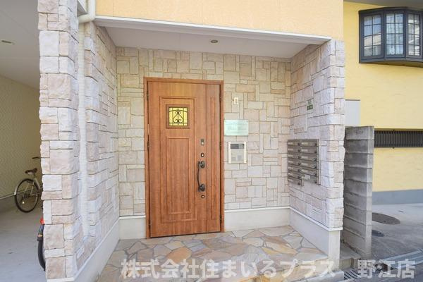 パレス蒲生のエントランス
