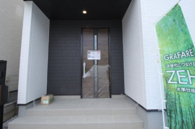 福井東町　新築戸建　1号棟　（全2区画）の玄関